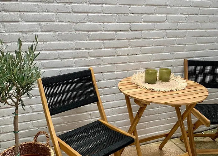 35 With Private Parking Apartment