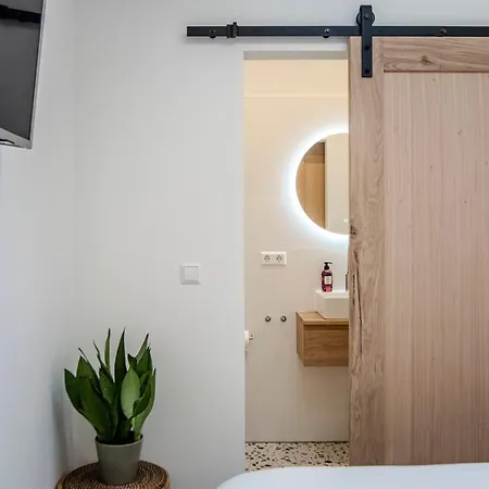 Beach Studio 35 With Free Parking *