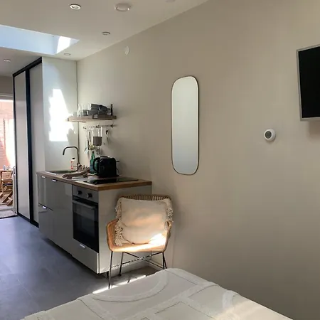 Beach Studio 35 With Free Parking