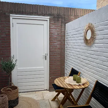 Beach Studio 35 With Free Parking * Zandvoort